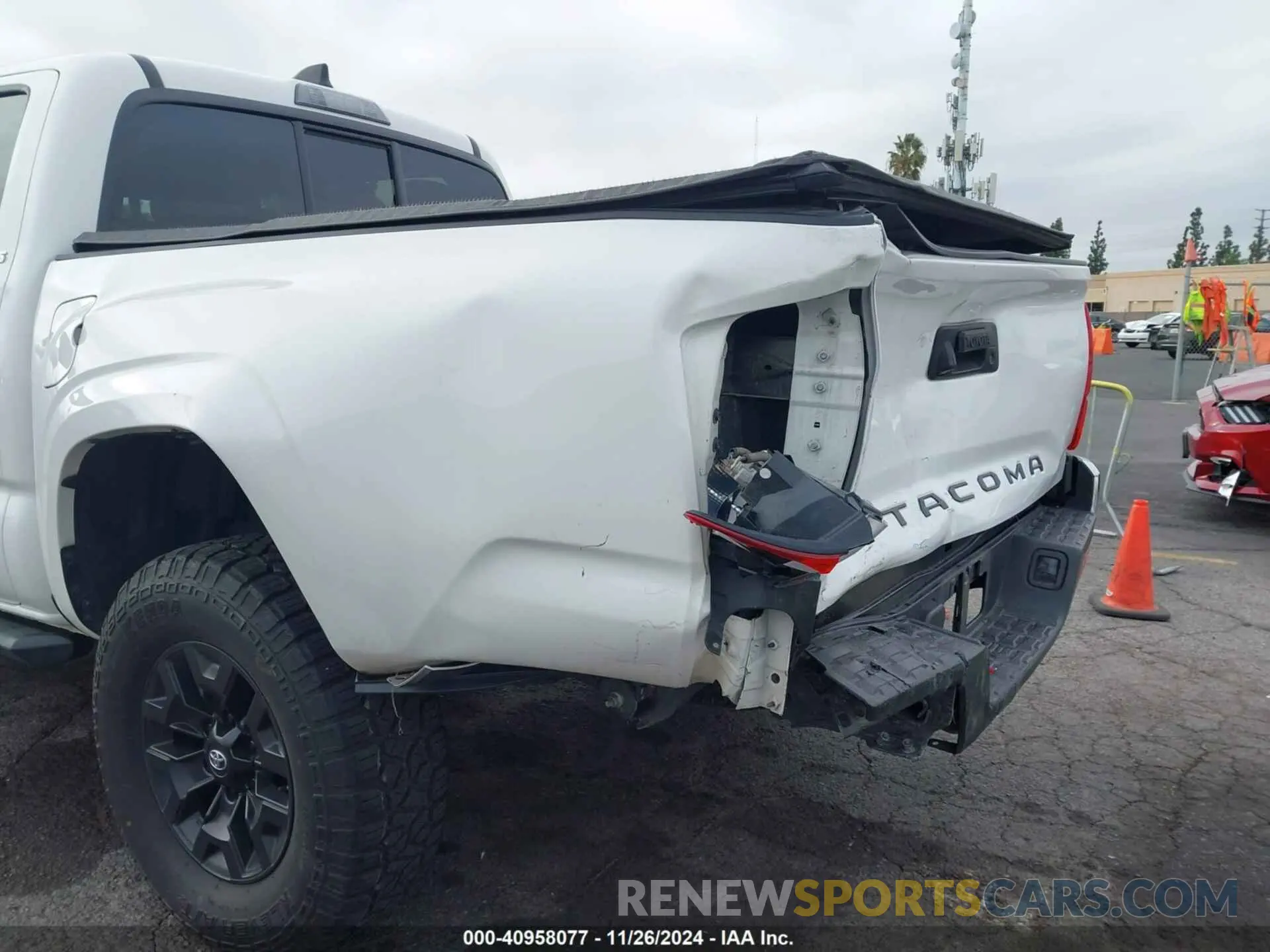 17 Фотография поврежденного автомобиля 3TYAX5GN6MT030884 TOYOTA TACOMA 2021