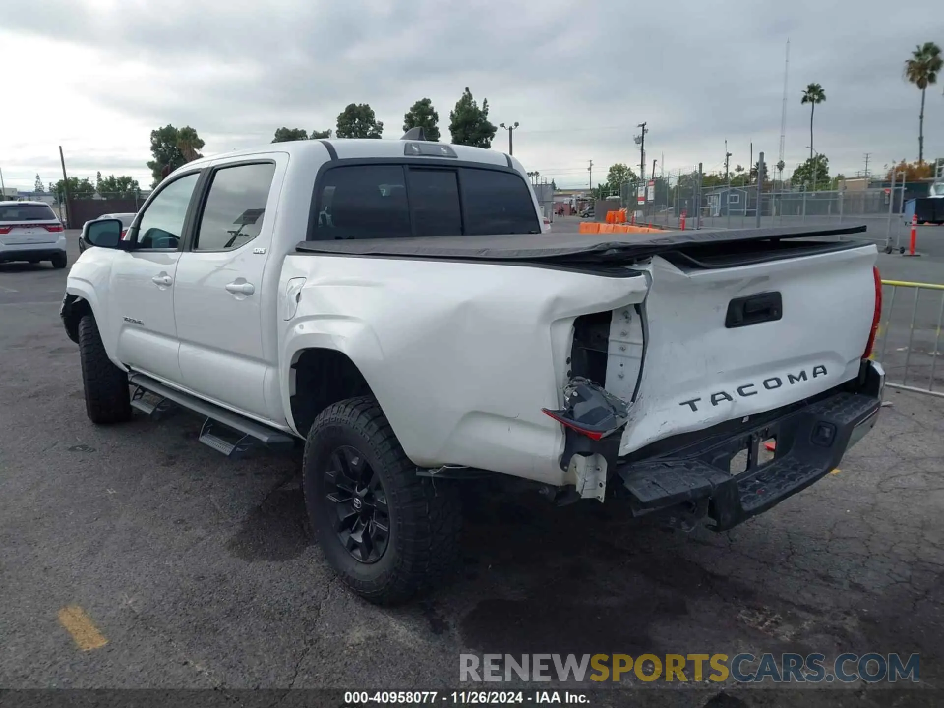 3 Фотография поврежденного автомобиля 3TYAX5GN6MT030884 TOYOTA TACOMA 2021