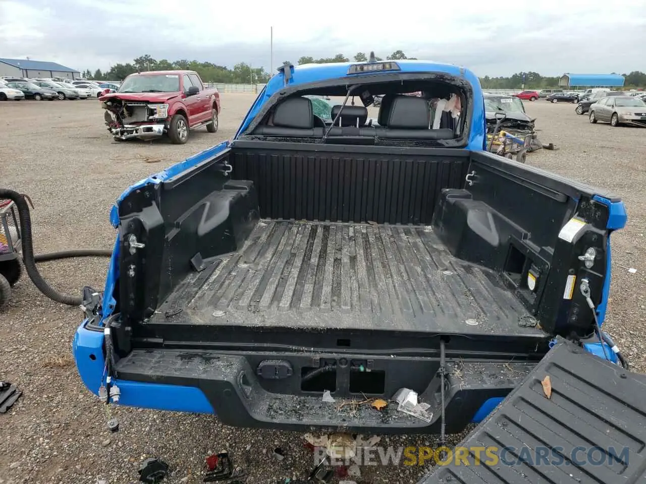 9 Photograph of a damaged car 3TYCZ5AN4MT027039 TOYOTA TACOMA 2021