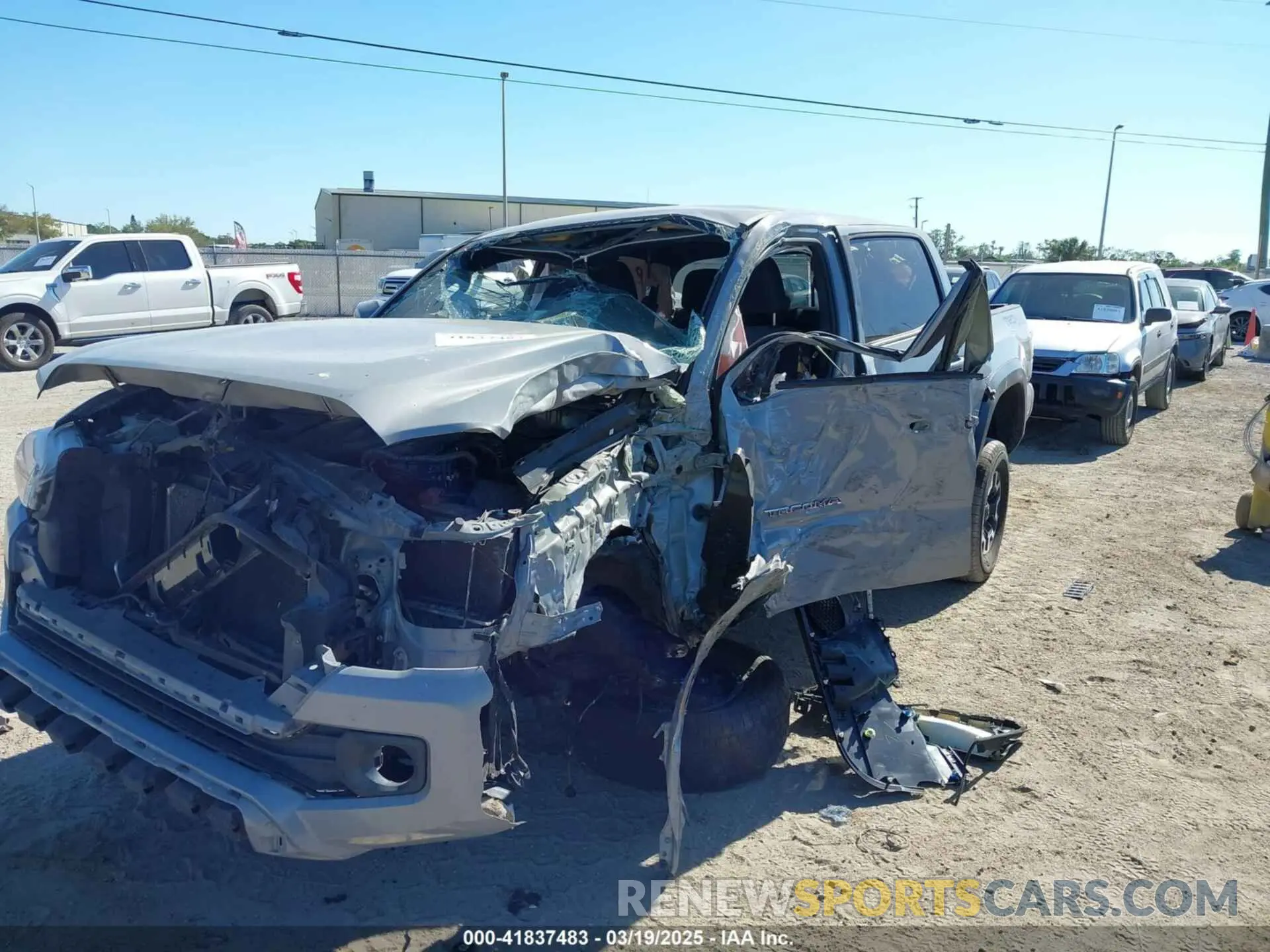 2 Фотография поврежденного автомобиля 3TYCZ5AN6MT010792 TOYOTA TACOMA 2021