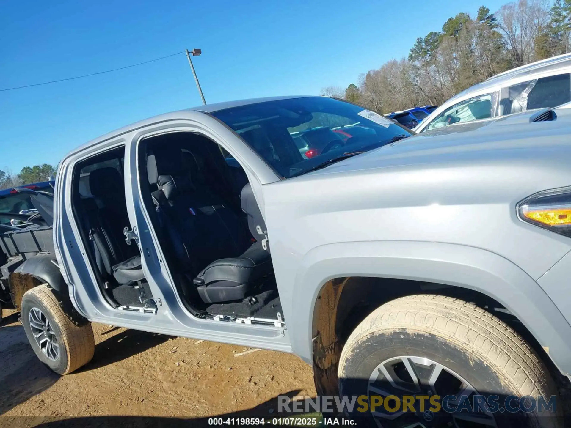 13 Photograph of a damaged car 3TYCZ5AN6MT044375 TOYOTA TACOMA 2021