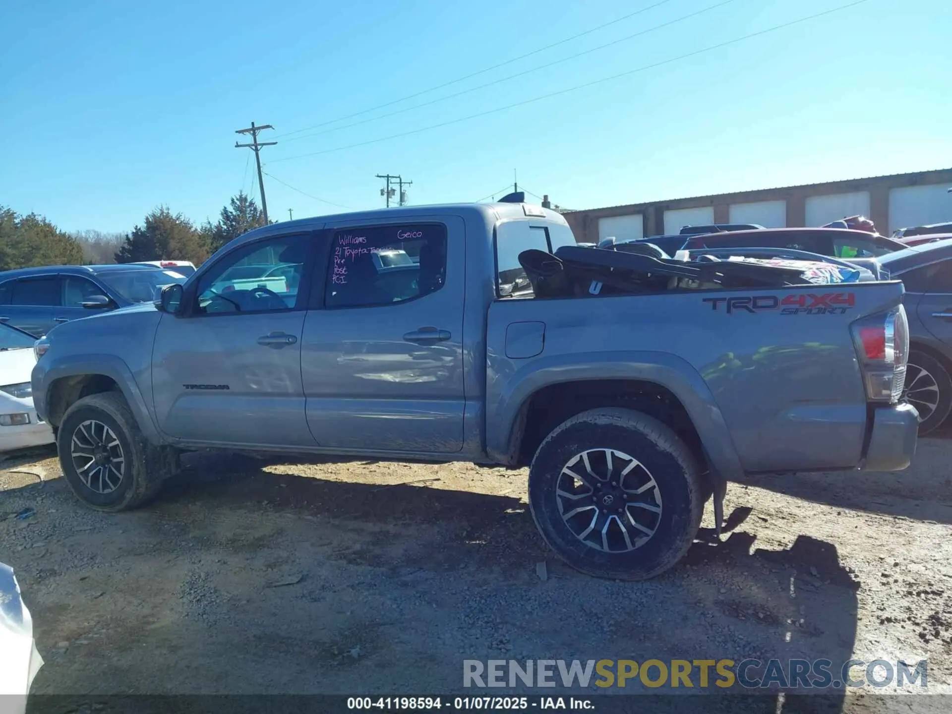 14 Photograph of a damaged car 3TYCZ5AN6MT044375 TOYOTA TACOMA 2021