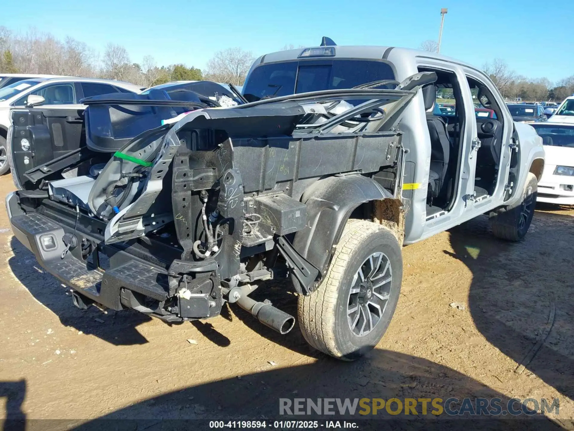 4 Photograph of a damaged car 3TYCZ5AN6MT044375 TOYOTA TACOMA 2021