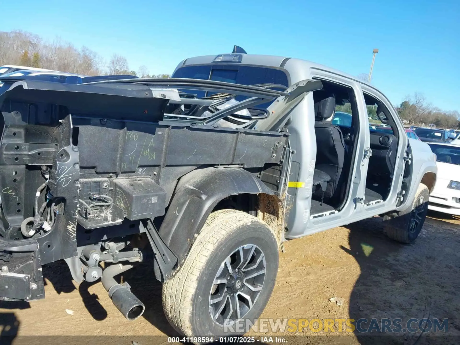 6 Photograph of a damaged car 3TYCZ5AN6MT044375 TOYOTA TACOMA 2021