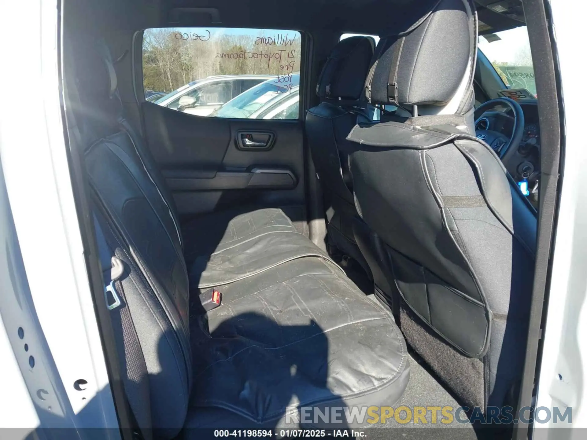 8 Photograph of a damaged car 3TYCZ5AN6MT044375 TOYOTA TACOMA 2021