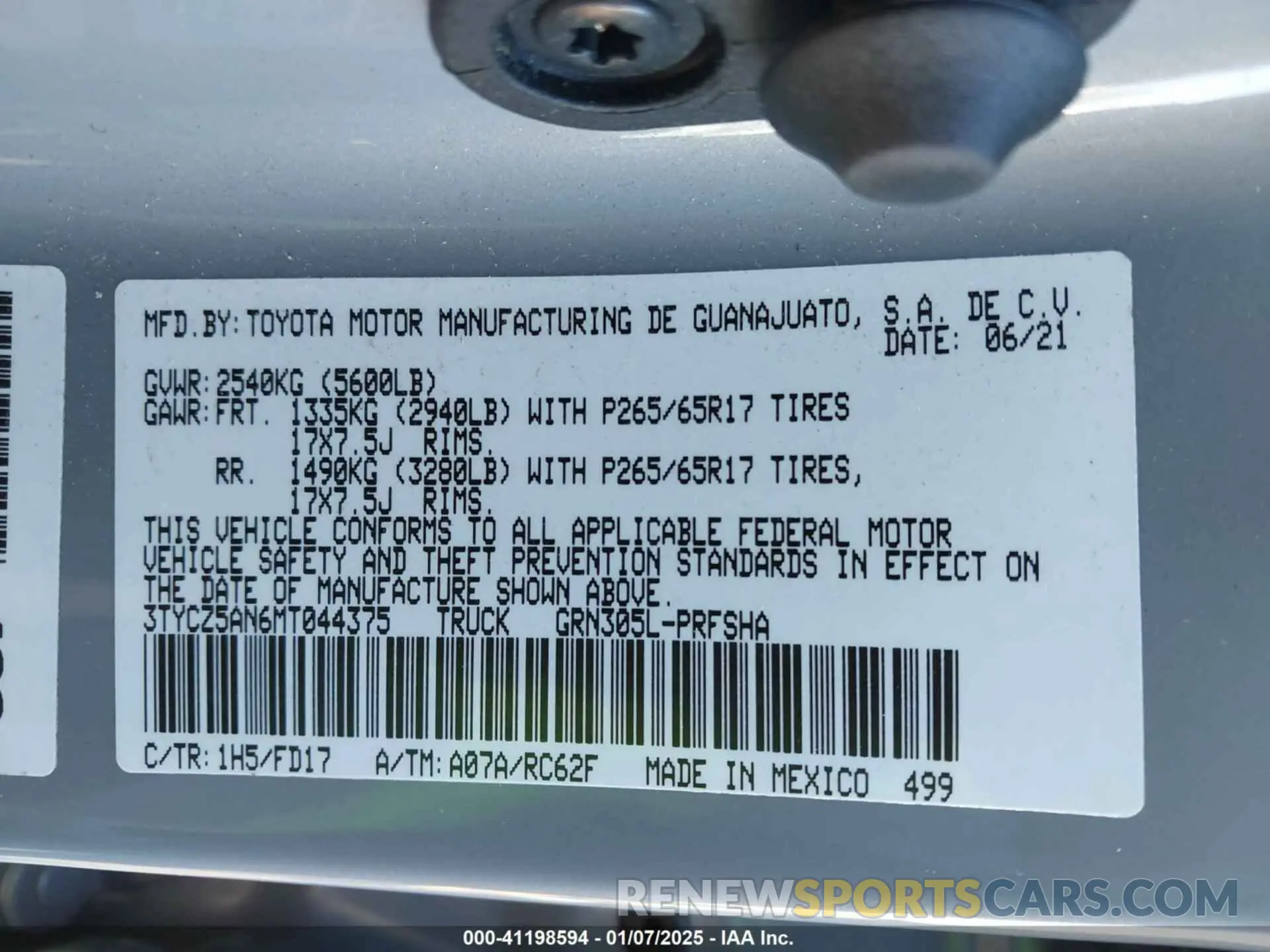 9 Photograph of a damaged car 3TYCZ5AN6MT044375 TOYOTA TACOMA 2021