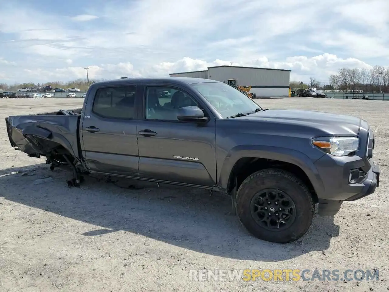 4 Photograph of a damaged car 3TYCZ5AN8MT040697 TOYOTA TACOMA 2021