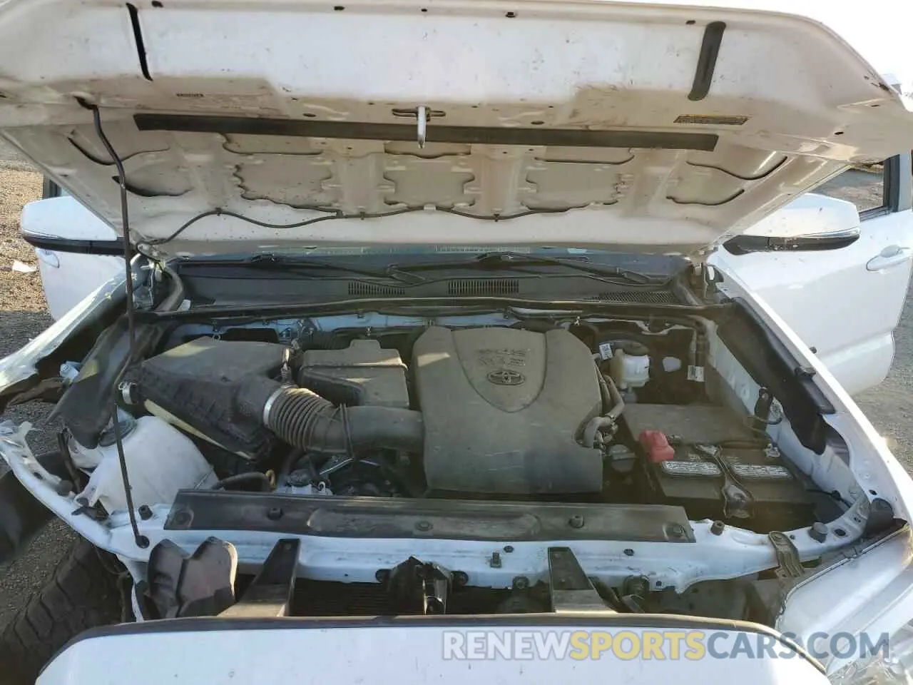 11 Photograph of a damaged car 3TYCZ5ANXMT049479 TOYOTA TACOMA 2021