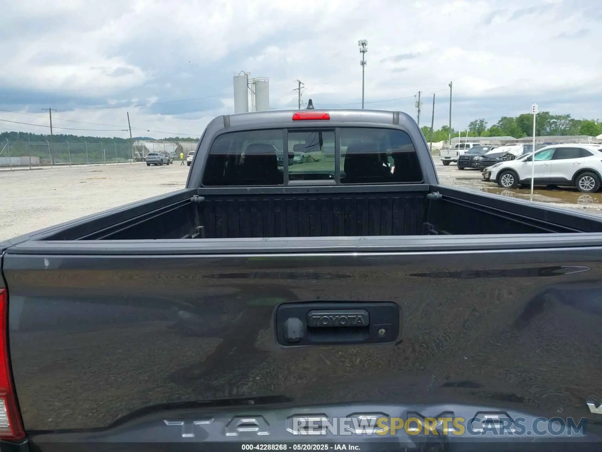 6 Photograph of a damaged car 3TYRZ5CN5MT011178 TOYOTA TACOMA 2021