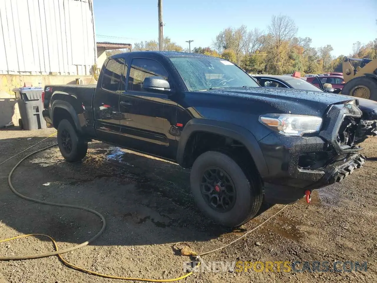 4 Photograph of a damaged car 3TYSZ5AN0MT015305 TOYOTA TACOMA 2021