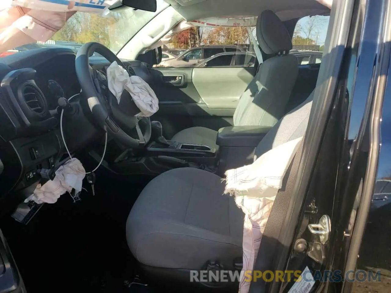 7 Photograph of a damaged car 3TYSZ5AN0MT015305 TOYOTA TACOMA 2021