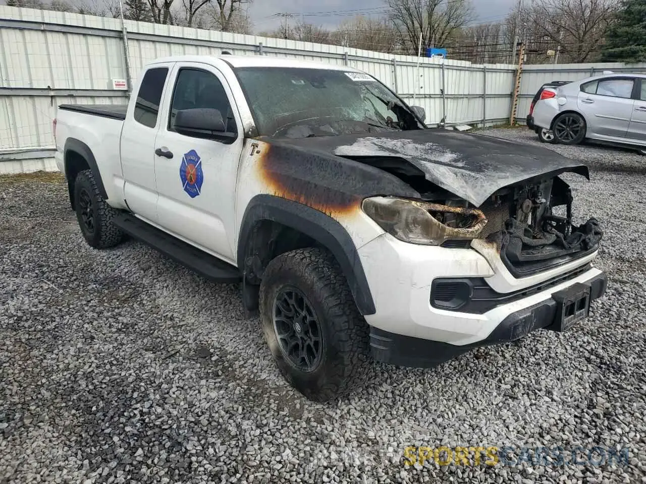 4 Photograph of a damaged car 3TYSZ5AN7MT046504 TOYOTA TACOMA 2021