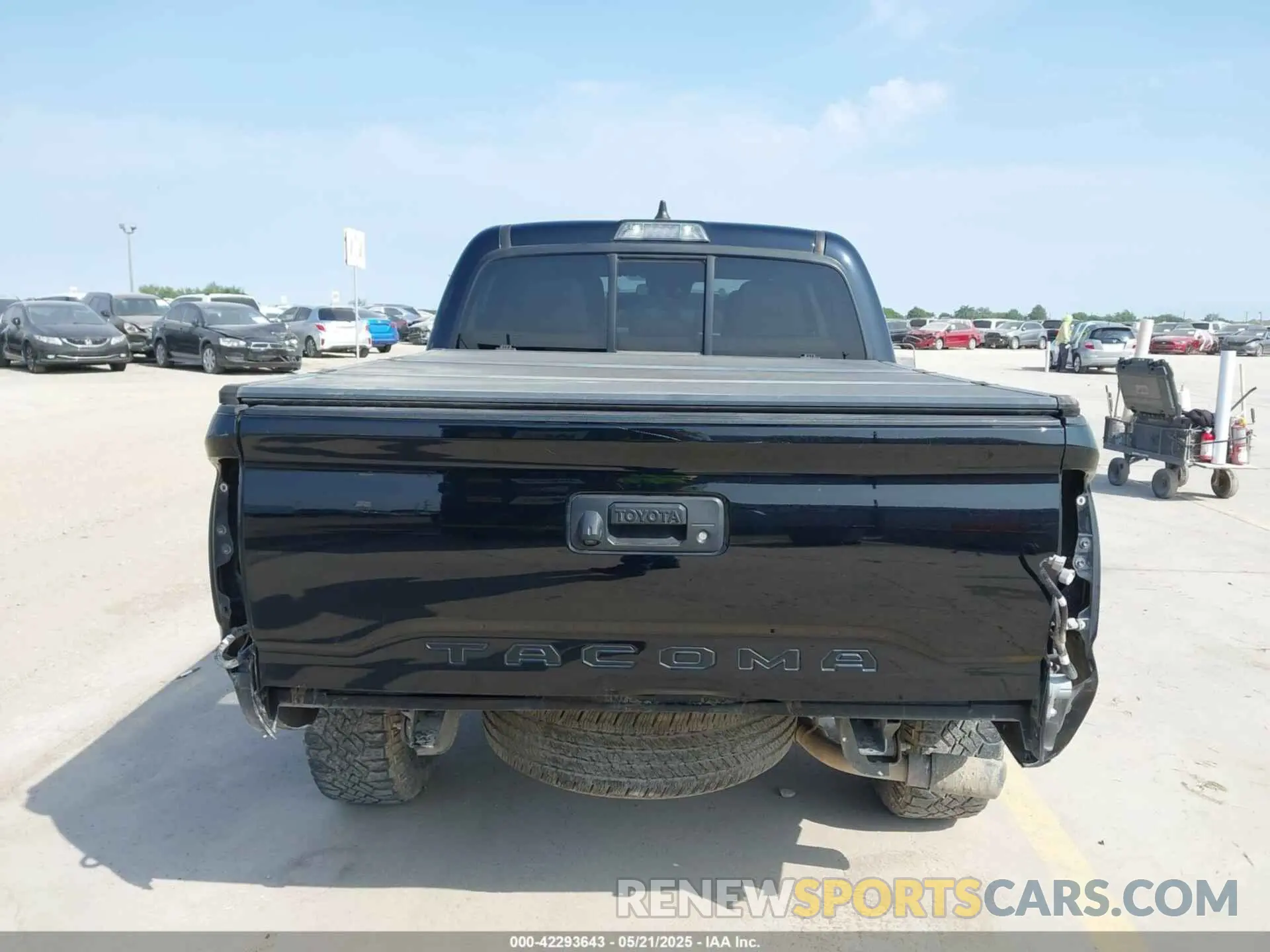 17 Фотография поврежденного автомобиля 5TFAX5GN4MX189814 TOYOTA TACOMA 2021