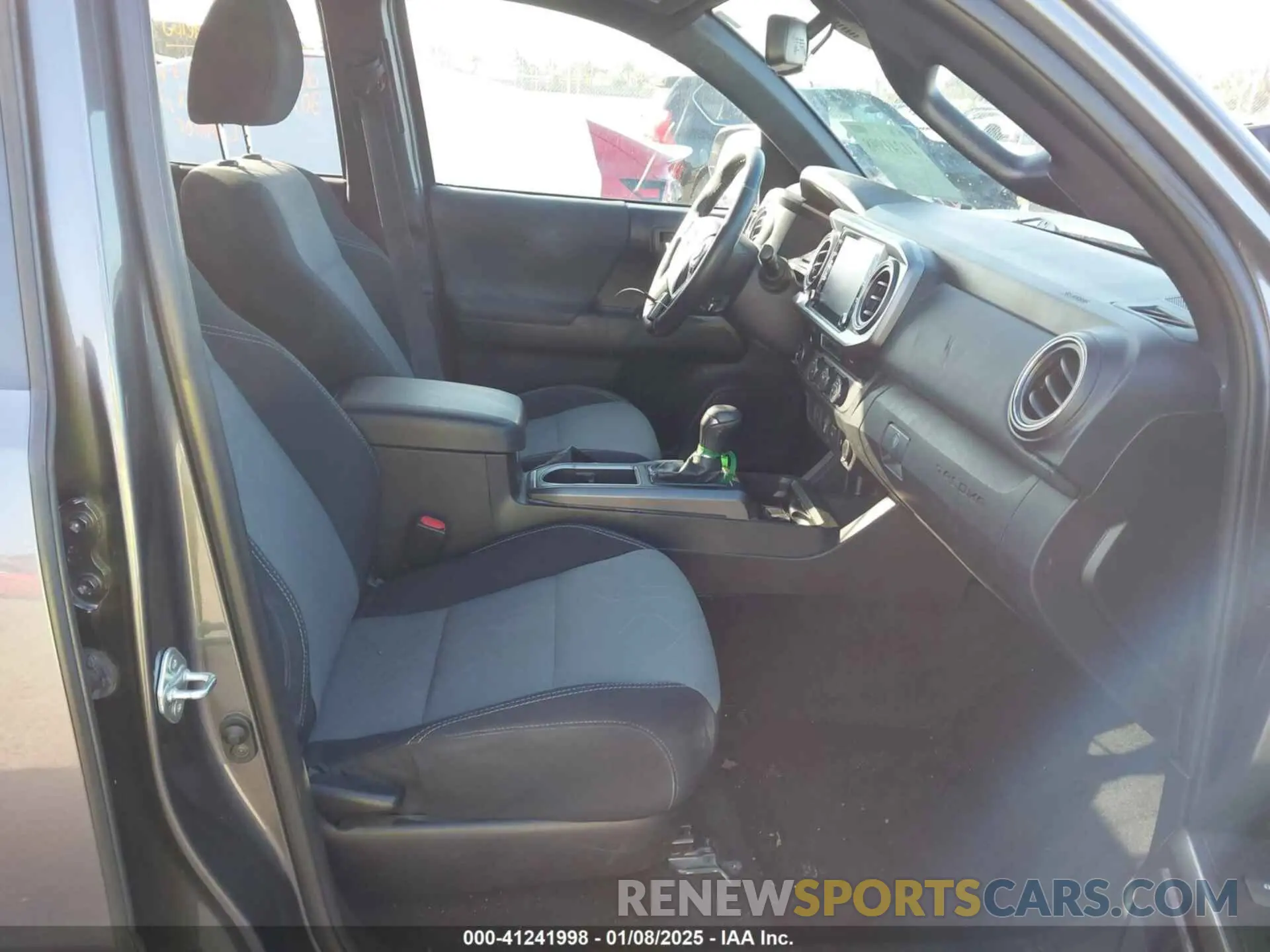 5 Photograph of a damaged car 5TFAZ5CN1MX098953 TOYOTA TACOMA 2021