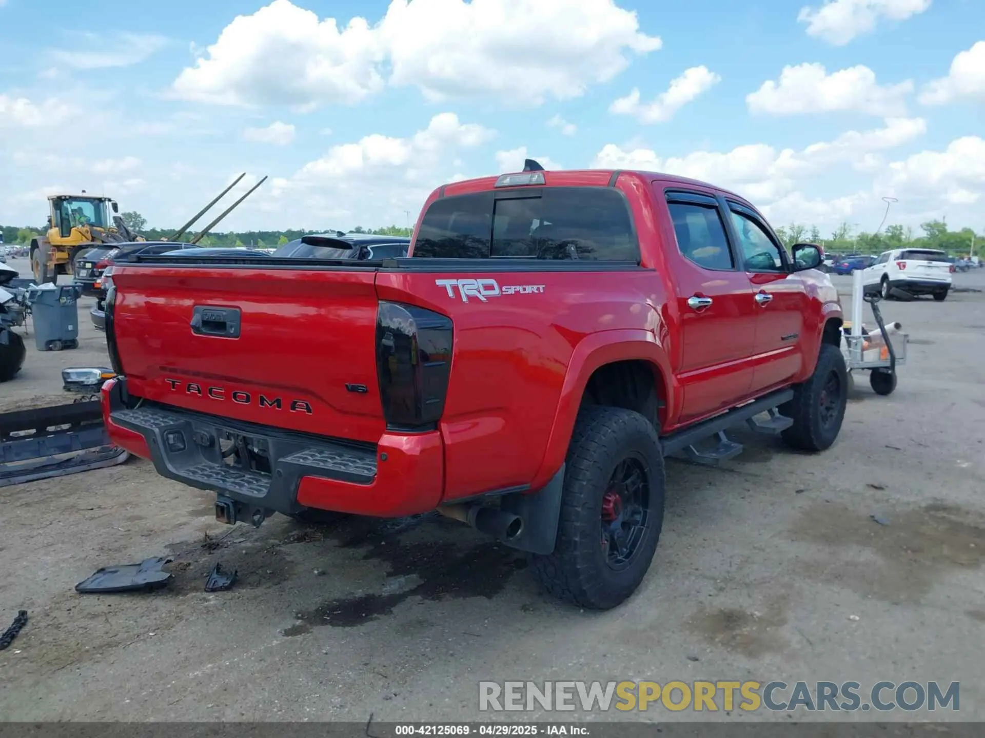 4 Photograph of a damaged car 5TFAZ5CN1MX104850 TOYOTA TACOMA 2021