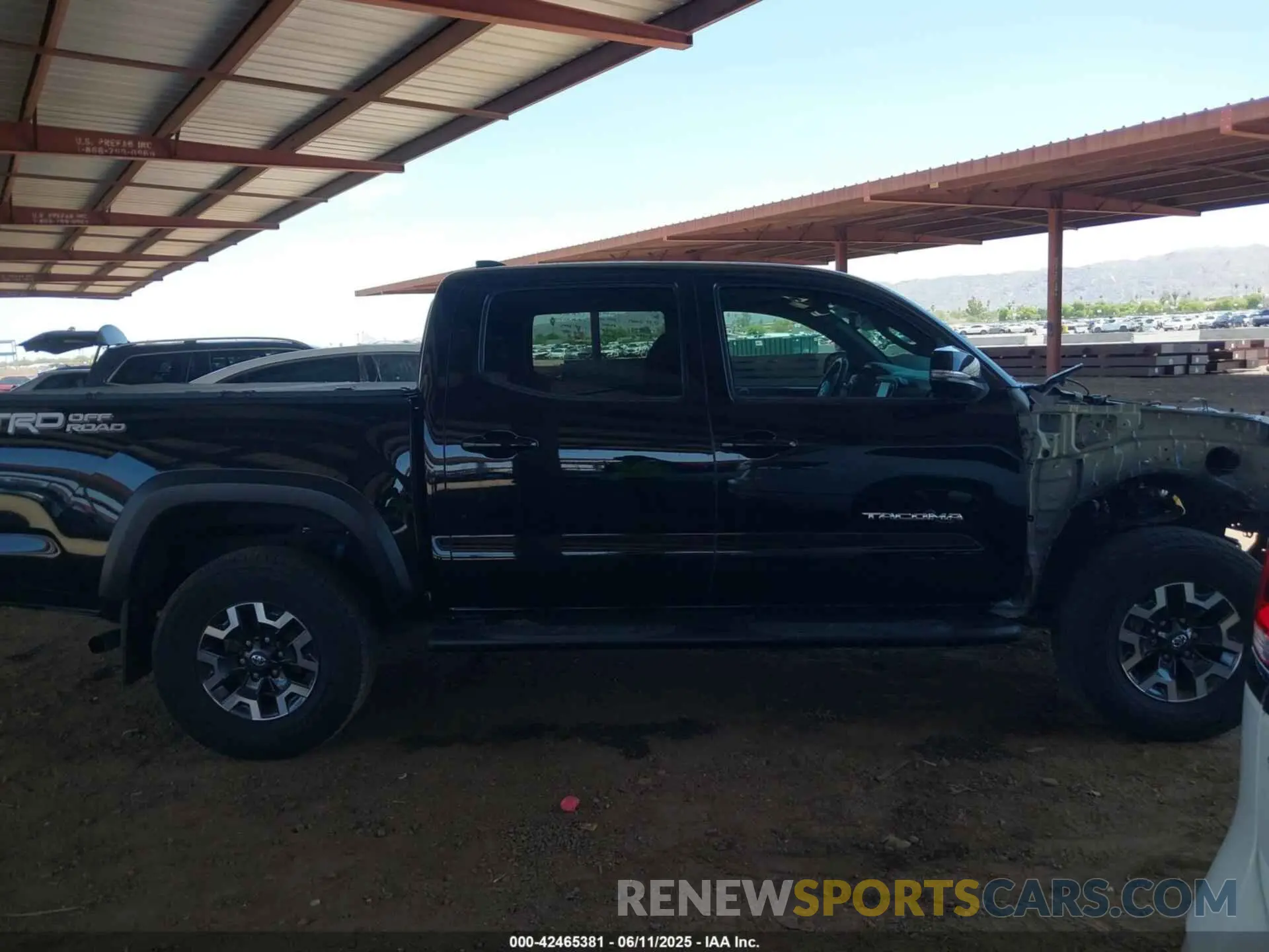 14 Photograph of a damaged car 5TFAZ5CN1MX111605 TOYOTA TACOMA 2021