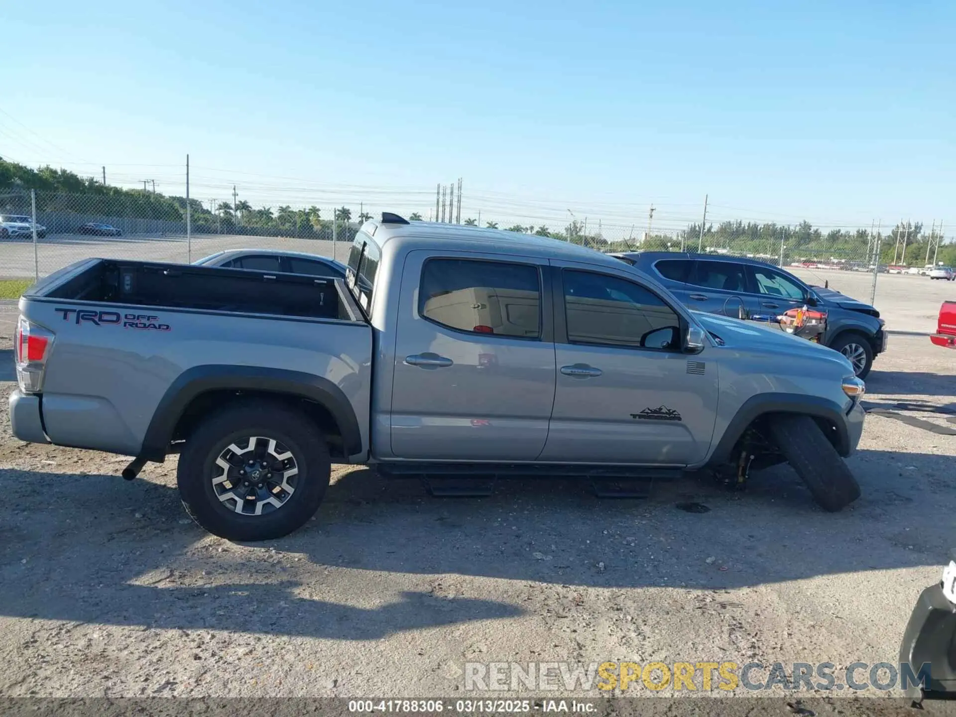 14 Фотография поврежденного автомобиля 5TFAZ5CN2MX096998 TOYOTA TACOMA 2021