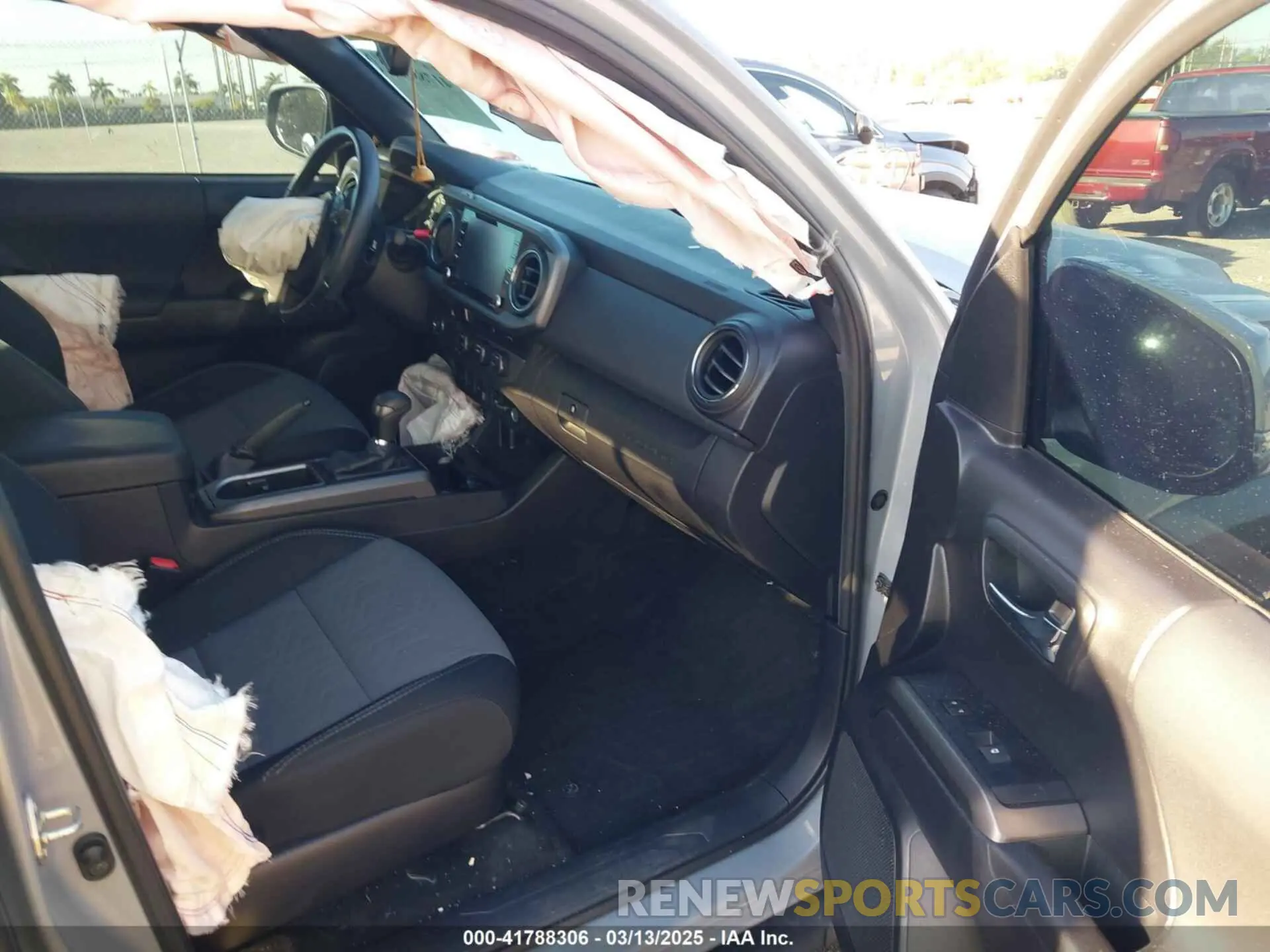 5 Фотография поврежденного автомобиля 5TFAZ5CN2MX096998 TOYOTA TACOMA 2021