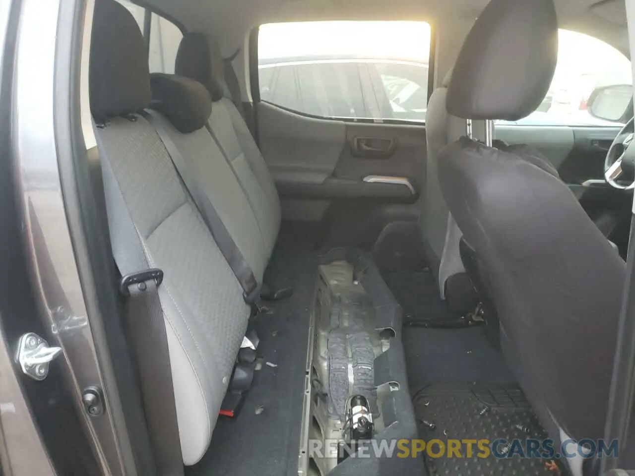 10 Photograph of a damaged car 5TFAZ5CN2MX103271 TOYOTA TACOMA 2021