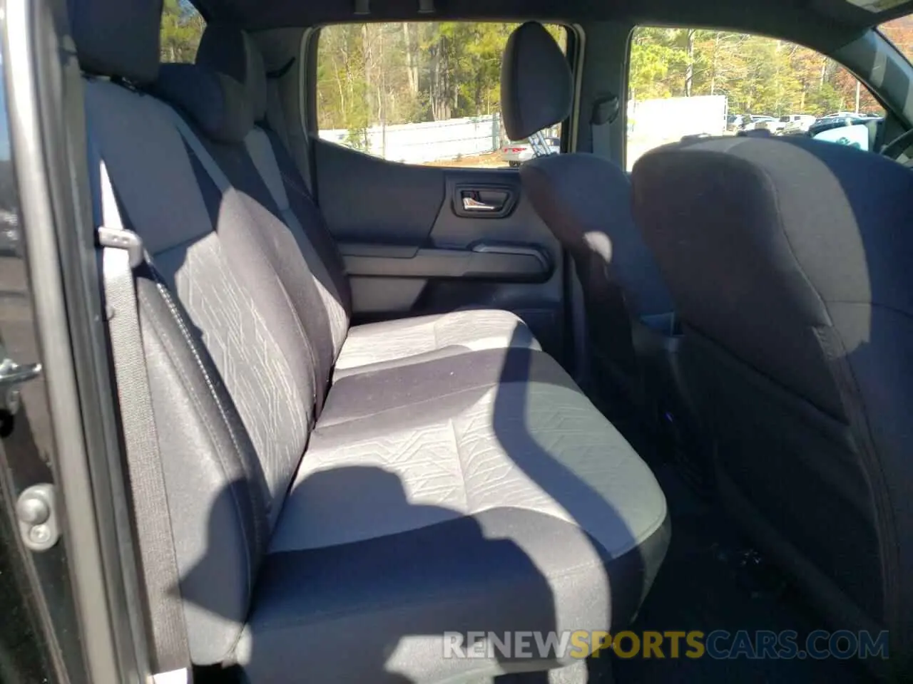 6 Фотография поврежденного автомобиля 5TFAZ5CN4MX102980 TOYOTA TACOMA 2021