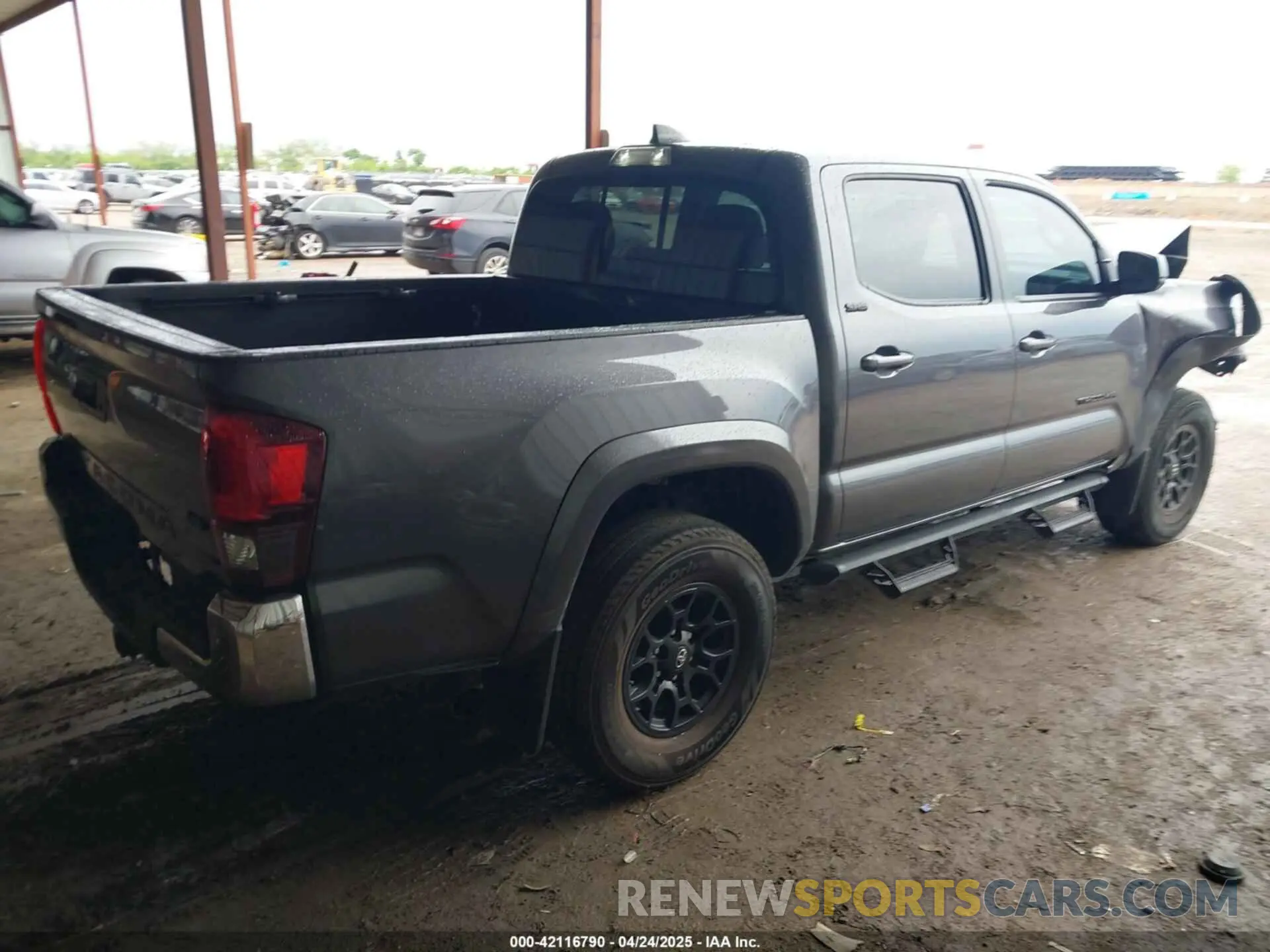 4 Photograph of a damaged car 5TFAZ5CN4MX116734 TOYOTA TACOMA 2021
