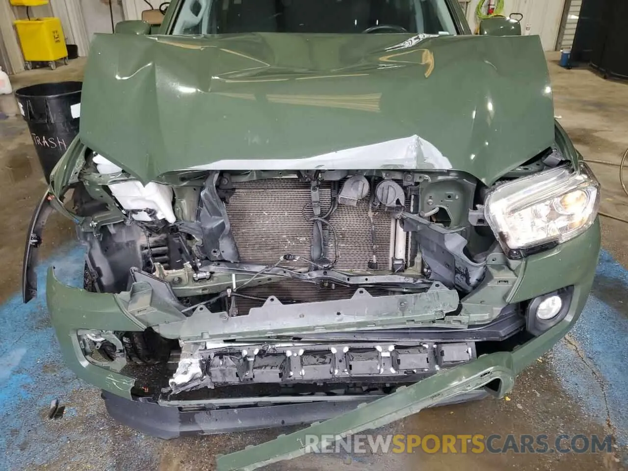 11 Photograph of a damaged car 5TFAZ5CN5MX096302 TOYOTA TACOMA 2021