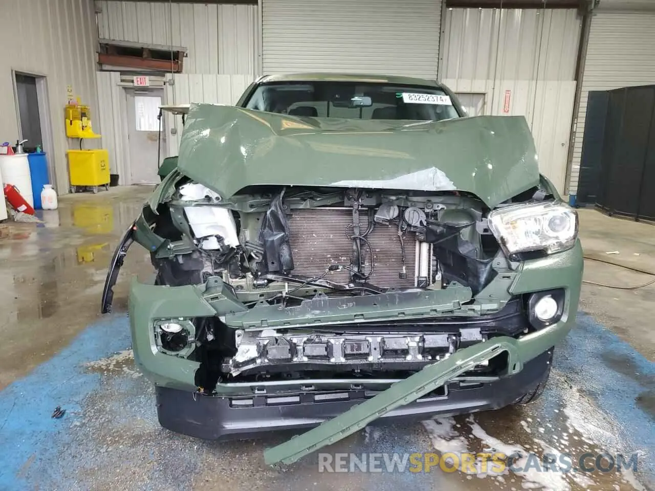 5 Photograph of a damaged car 5TFAZ5CN5MX096302 TOYOTA TACOMA 2021