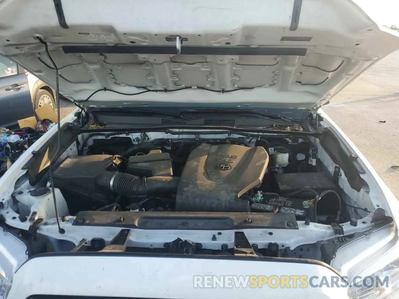 11 Photograph of a damaged car 5TFAZ5CN5MX104835 TOYOTA TACOMA 2021