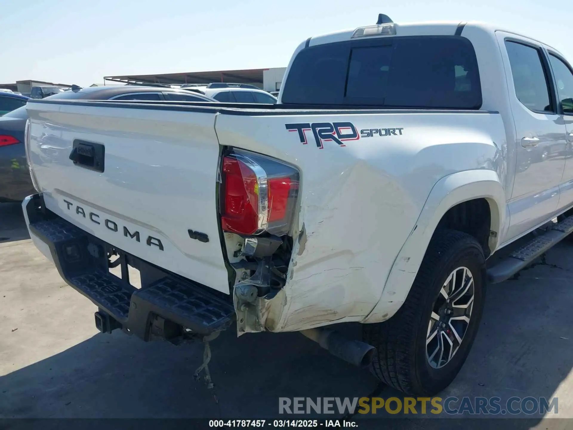 19 Photograph of a damaged car 5TFAZ5CN5MX107346 TOYOTA TACOMA 2021