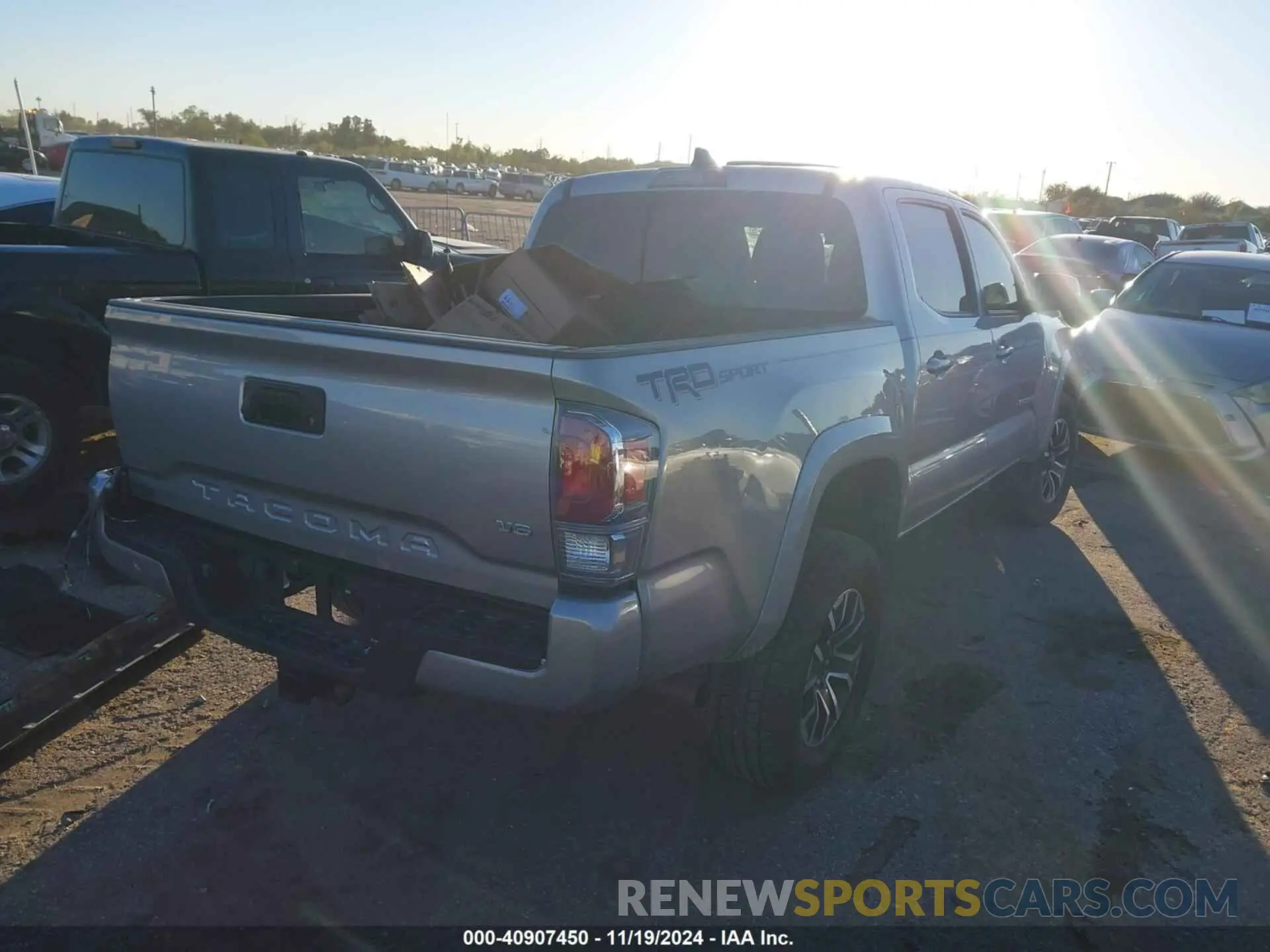 4 Photograph of a damaged car 5TFAZ5CN5MX117195 TOYOTA TACOMA 2021