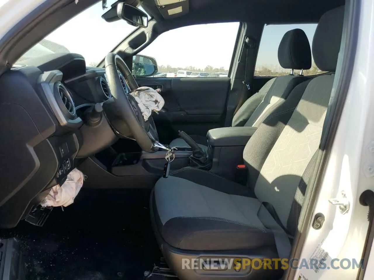 7 Photograph of a damaged car 5TFAZ5CN6MX109932 TOYOTA TACOMA 2021