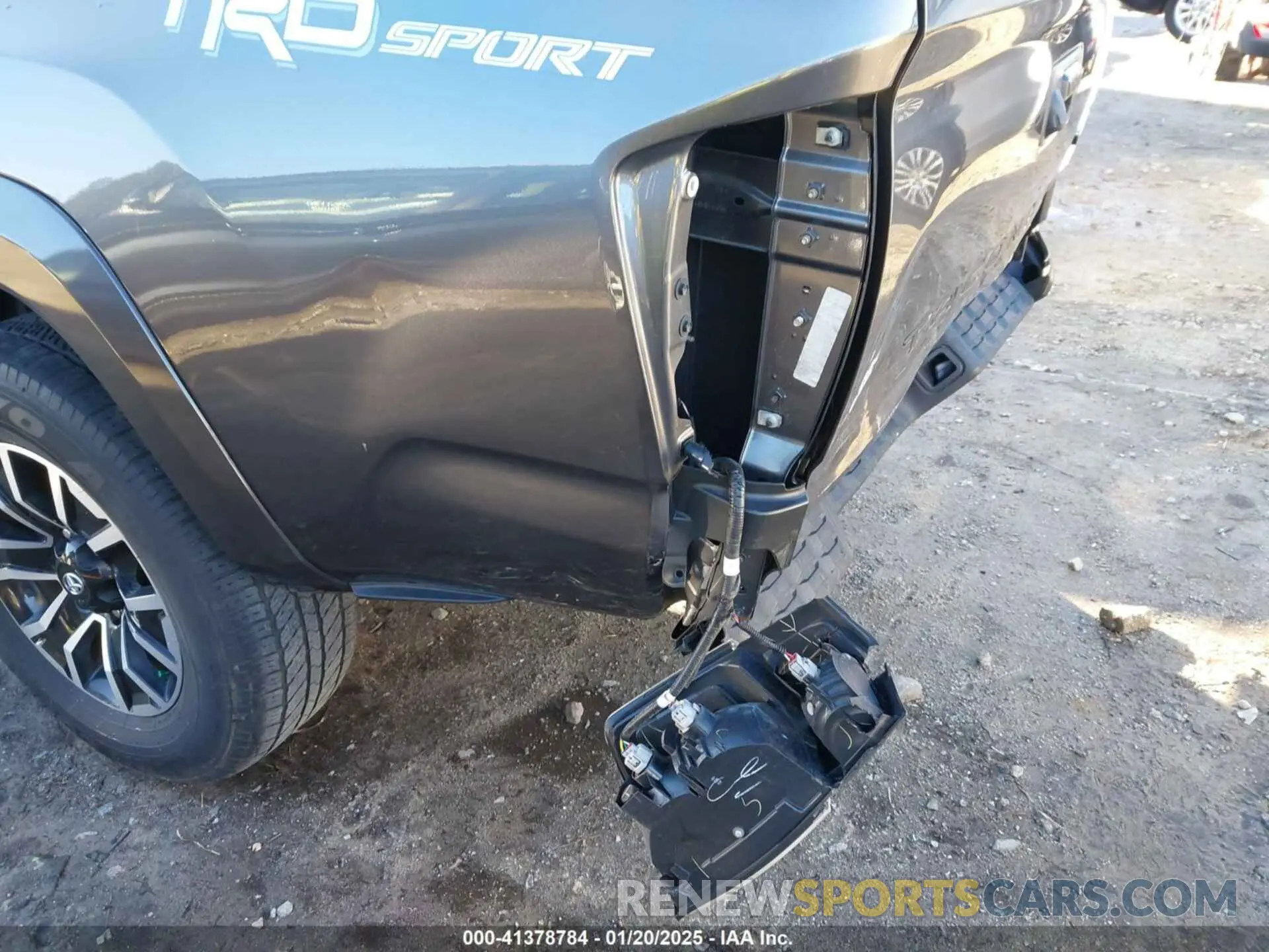 6 Photograph of a damaged car 5TFAZ5CN6MX112104 TOYOTA TACOMA 2021