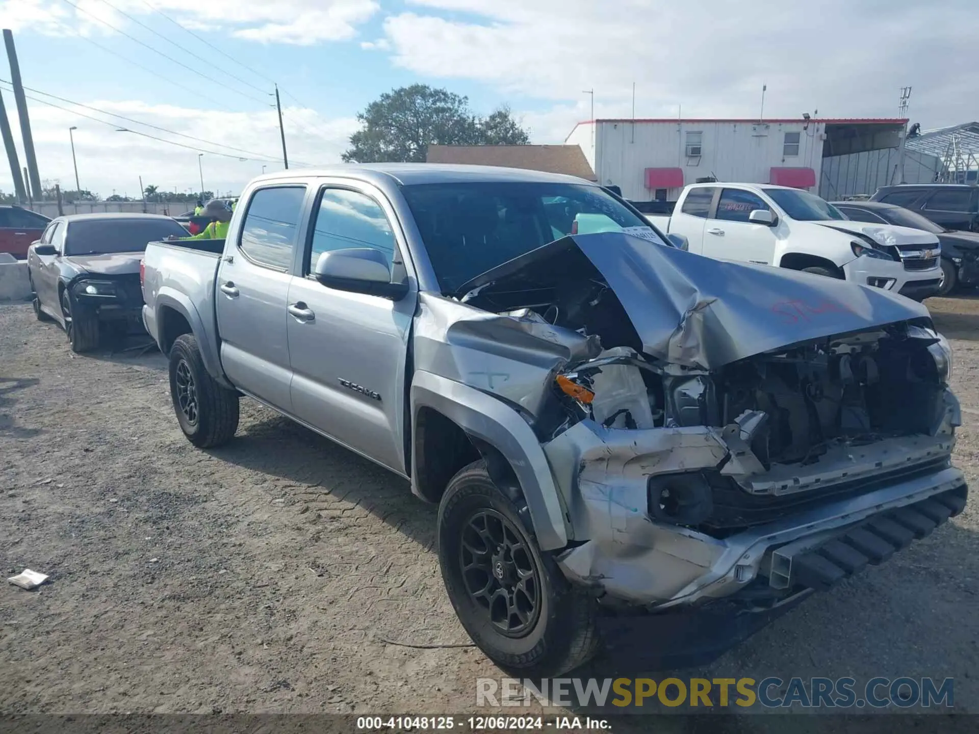 1 Фотография поврежденного автомобиля 5TFAZ5CN6MX115861 TOYOTA TACOMA 2021