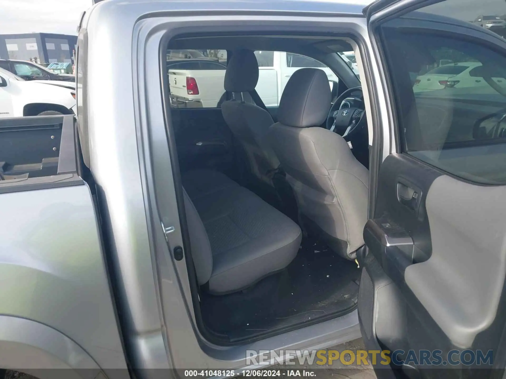 8 Фотография поврежденного автомобиля 5TFAZ5CN6MX115861 TOYOTA TACOMA 2021