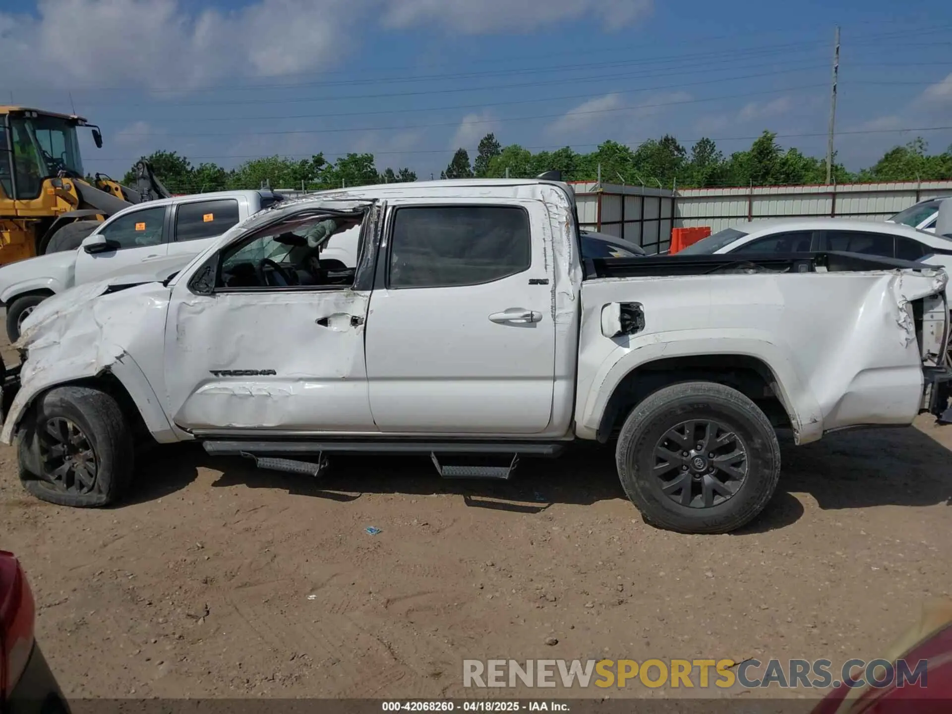 15 Photograph of a damaged car 5TFAZ5CN7MX100687 TOYOTA TACOMA 2021
