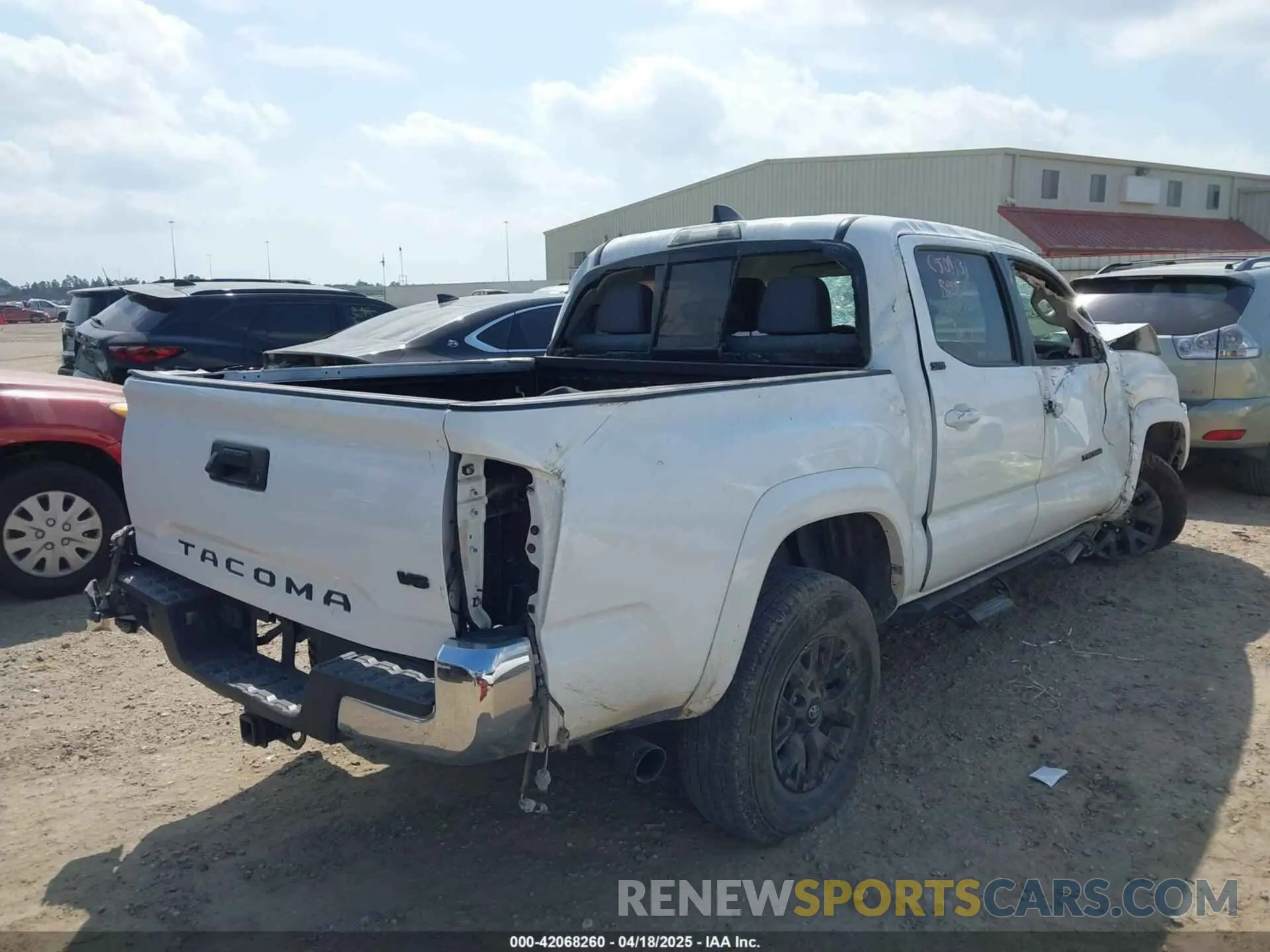 4 Photograph of a damaged car 5TFAZ5CN7MX100687 TOYOTA TACOMA 2021
