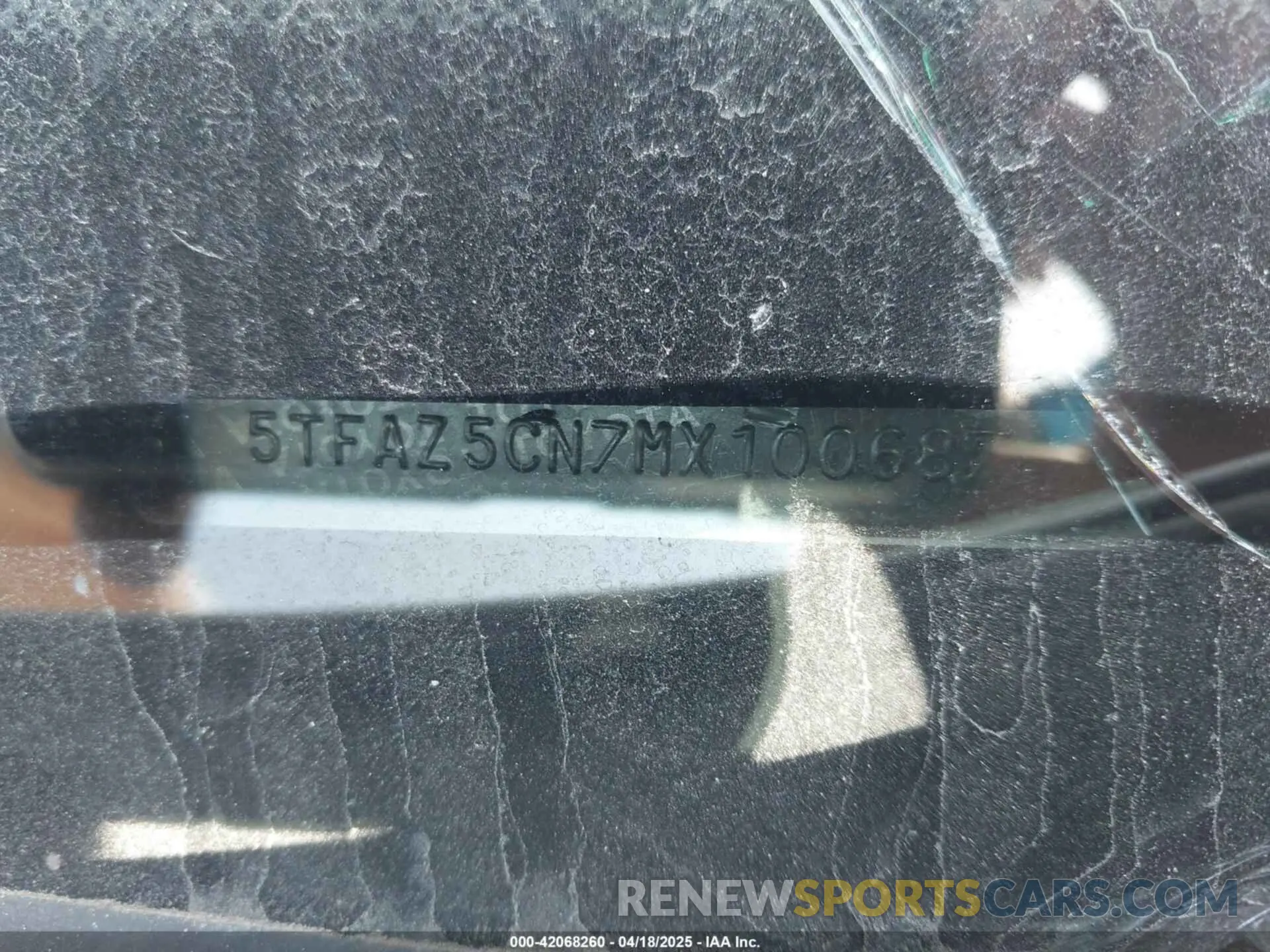 9 Photograph of a damaged car 5TFAZ5CN7MX100687 TOYOTA TACOMA 2021