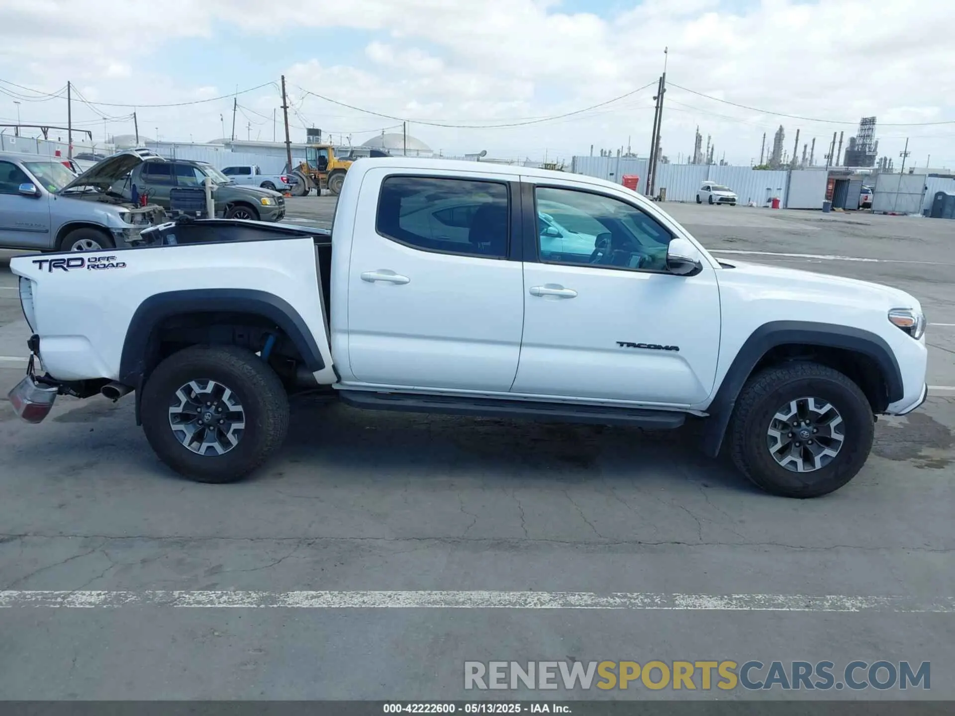 12 Фотография поврежденного автомобиля 5TFAZ5CN7MX112757 TOYOTA TACOMA 2021