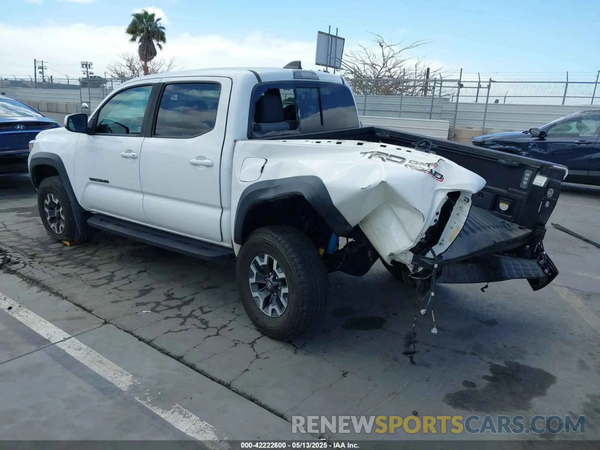 3 Фотография поврежденного автомобиля 5TFAZ5CN7MX112757 TOYOTA TACOMA 2021