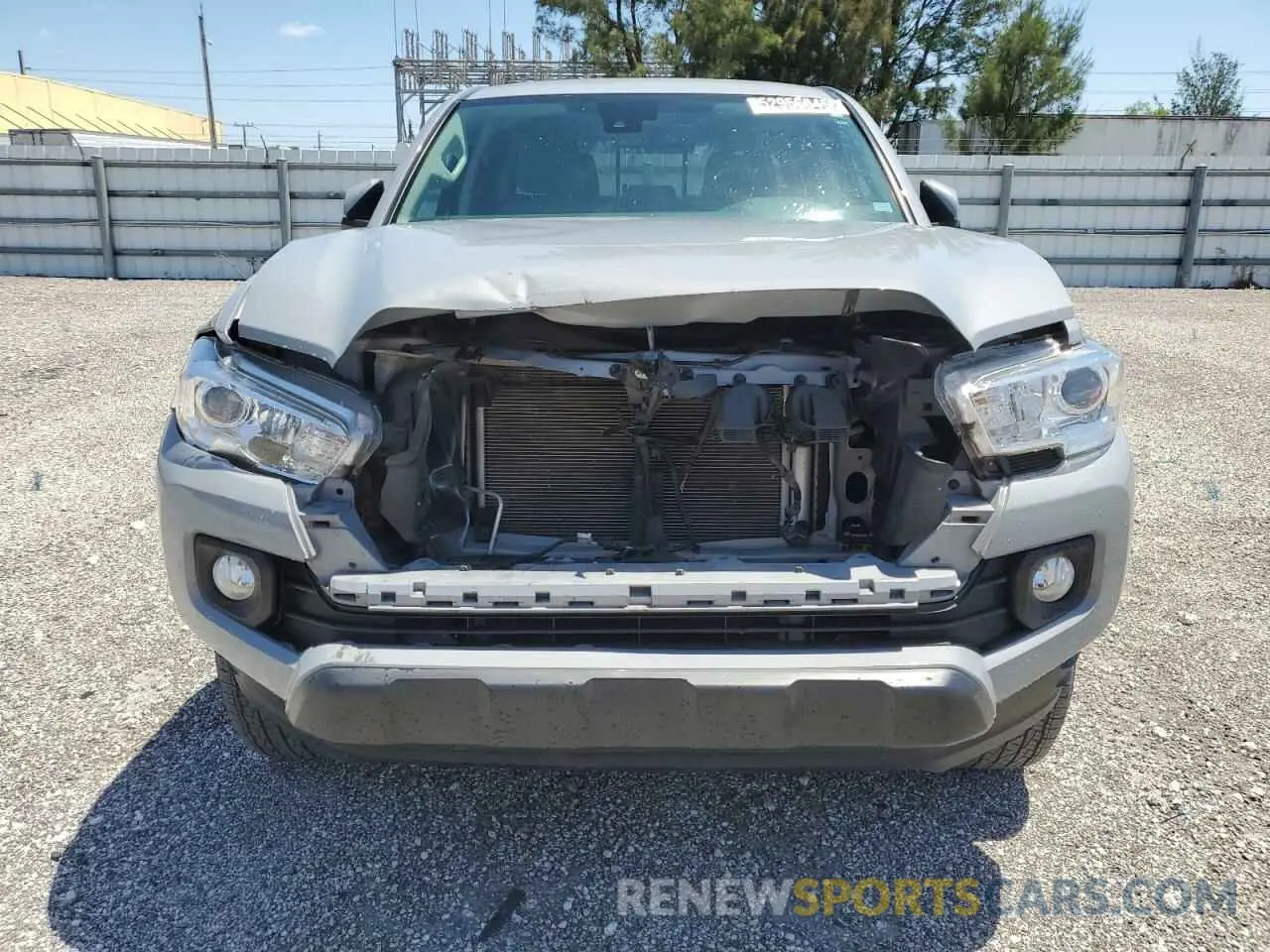 5 Photograph of a damaged car 5TFAZ5CN7MX115478 TOYOTA TACOMA 2021