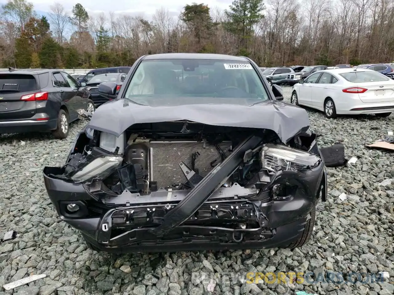 5 Photograph of a damaged car 5TFAZ5CN8MX102786 TOYOTA TACOMA 2021