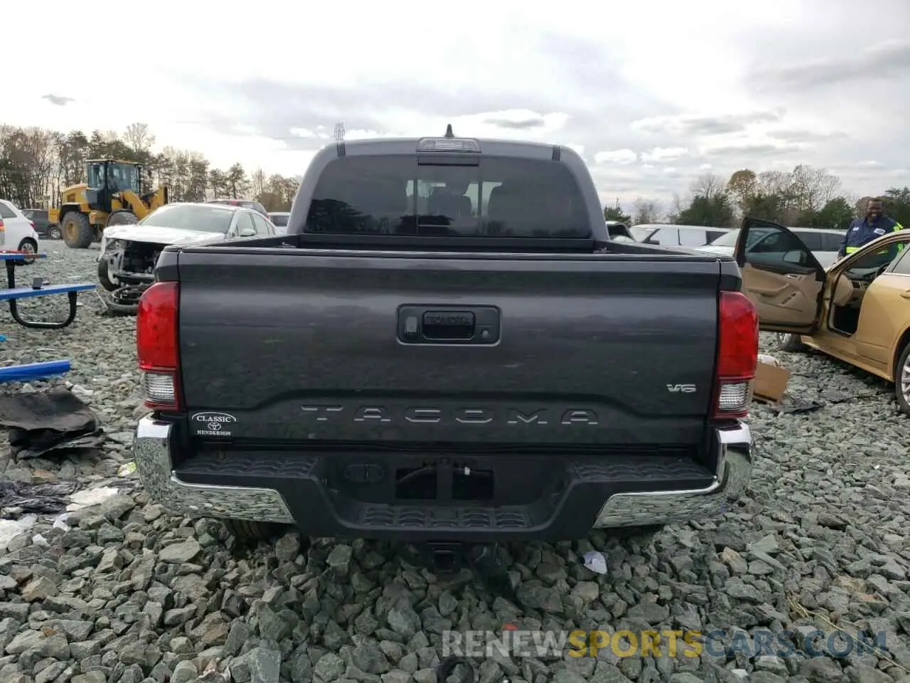 6 Photograph of a damaged car 5TFAZ5CN8MX102786 TOYOTA TACOMA 2021