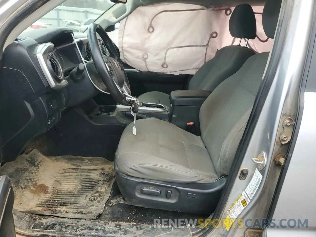 7 Photograph of a damaged car 5TFAZ5CN8MX118681 TOYOTA TACOMA 2021