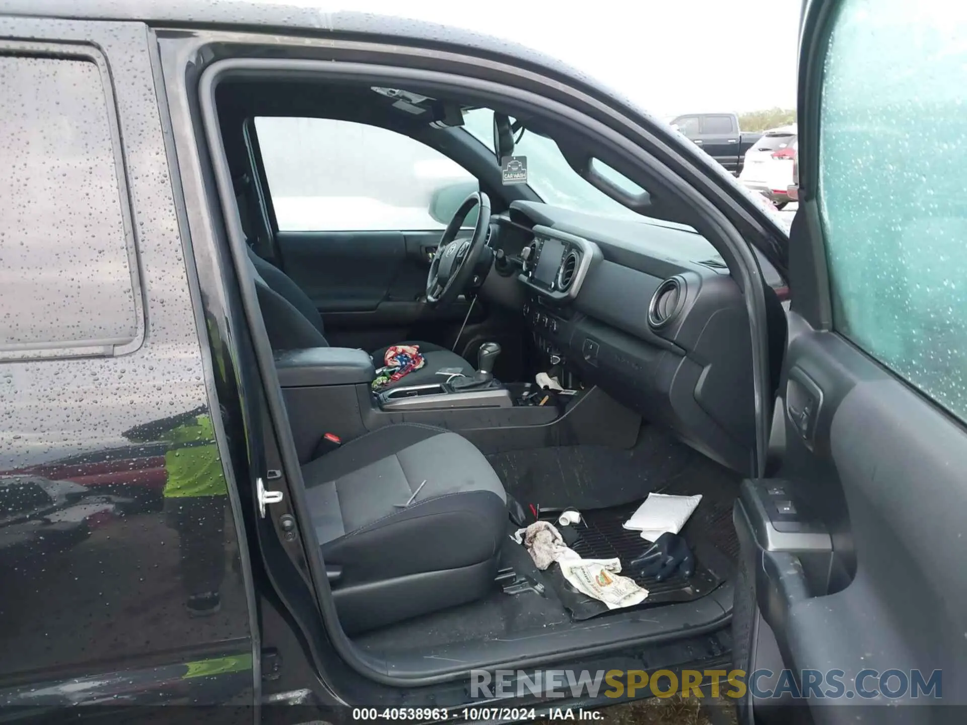 5 Photograph of a damaged car 5TFAZ5CNXMX114499 TOYOTA TACOMA 2021