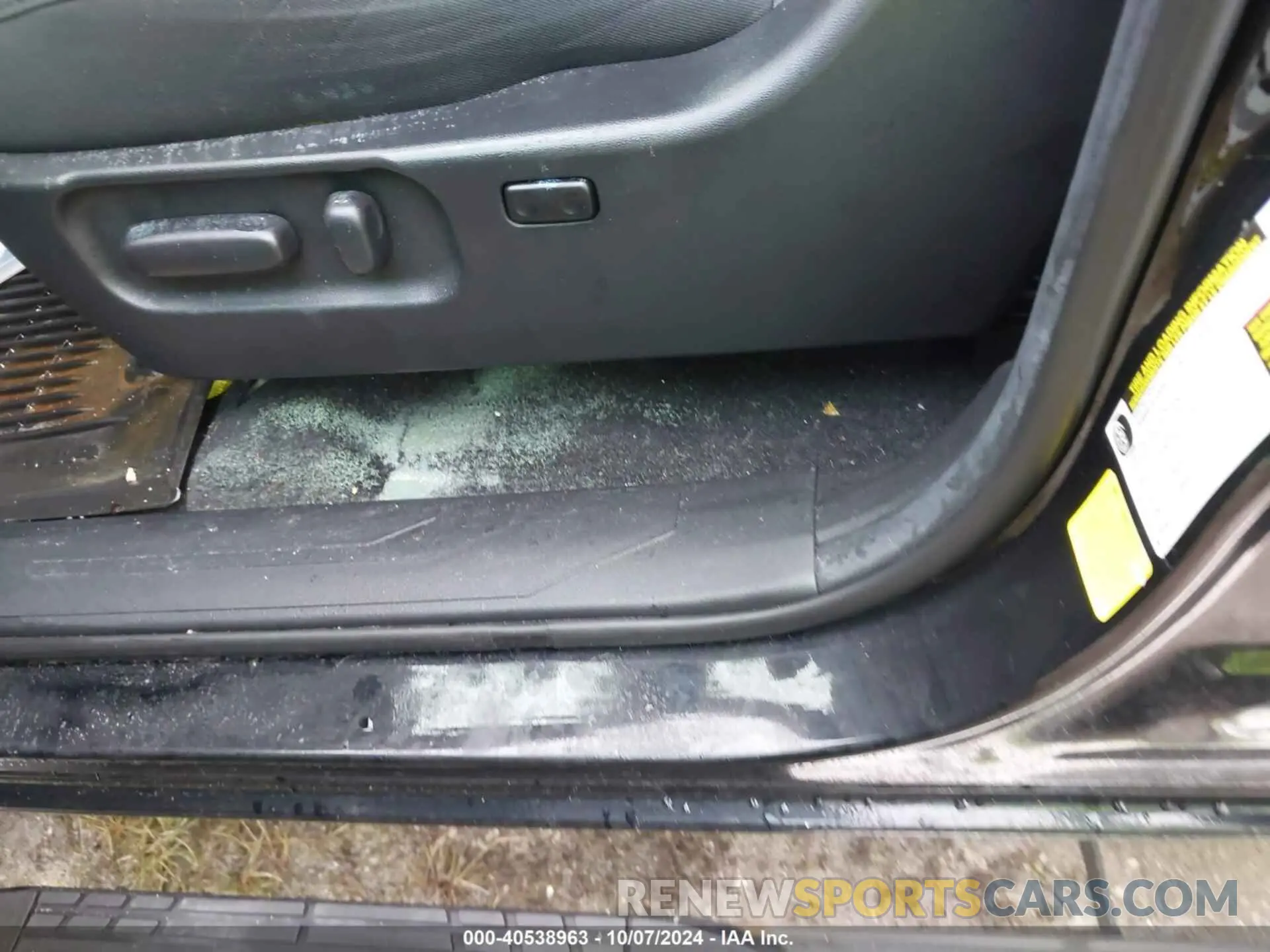 6 Photograph of a damaged car 5TFAZ5CNXMX114499 TOYOTA TACOMA 2021