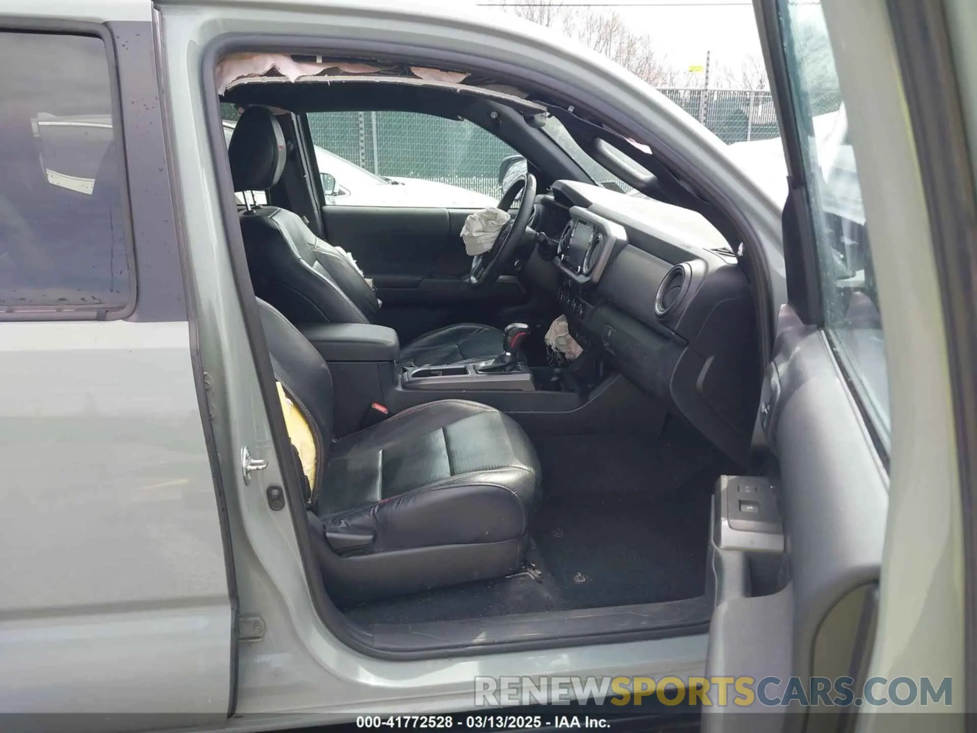 5 Photograph of a damaged car 5TFCZ5AN1MX248460 TOYOTA TACOMA 2021