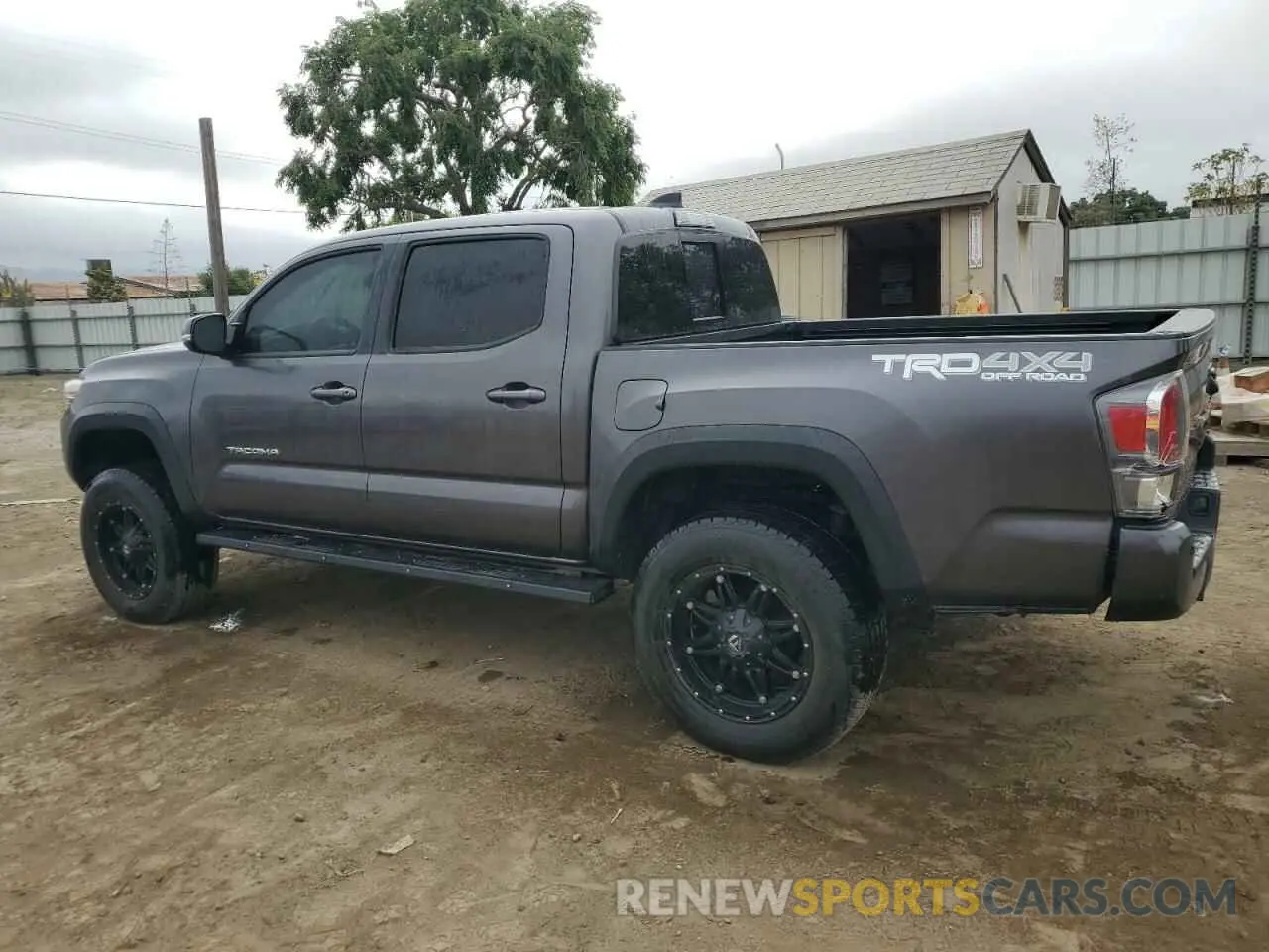 2 Photograph of a damaged car 5TFCZ5AN2MX268975 TOYOTA TACOMA 2021