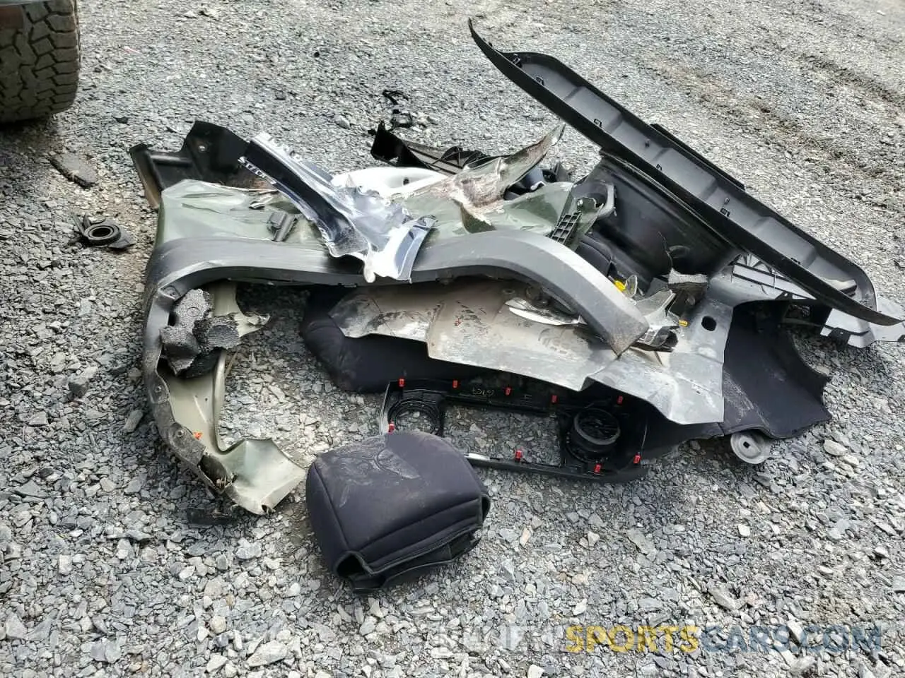 12 Photograph of a damaged car 5TFCZ5AN3MX260707 TOYOTA TACOMA 2021