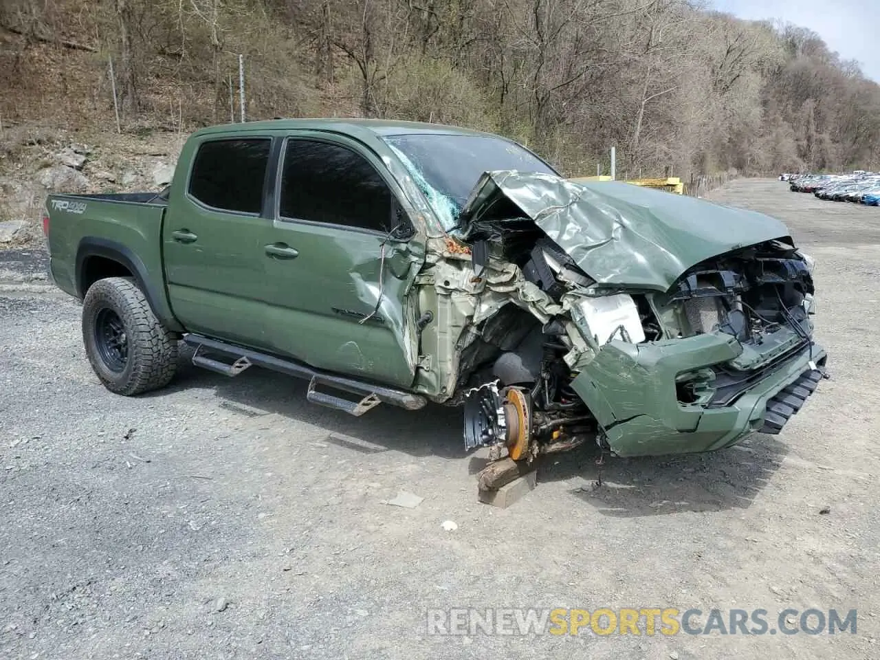 4 Photograph of a damaged car 5TFCZ5AN3MX260707 TOYOTA TACOMA 2021