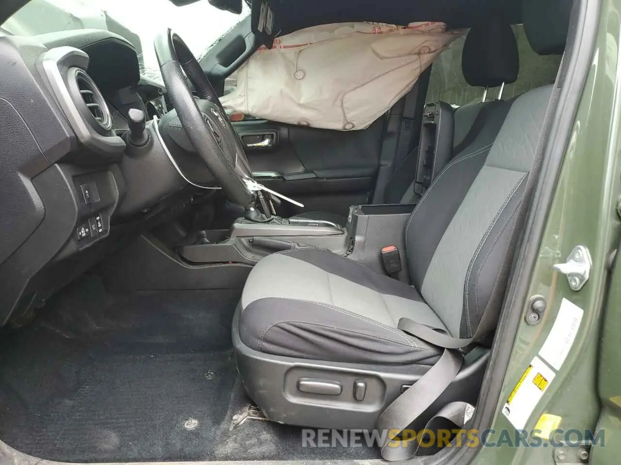 7 Photograph of a damaged car 5TFCZ5AN3MX260707 TOYOTA TACOMA 2021